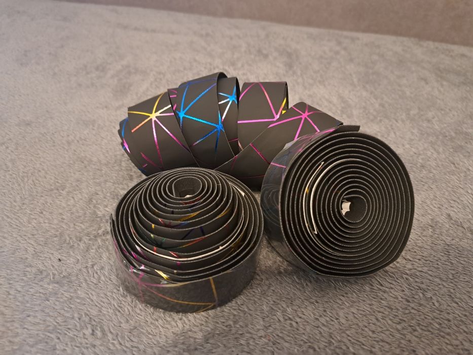 Owijka kierownicy czarno kolorowa neon rainbow tęcza