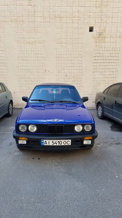 BMW E30 324 1986 год