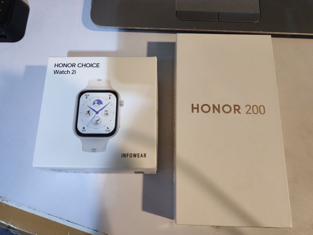 Honor 200 5G 8gb+8gb 256gb com smartwatch honor 2i