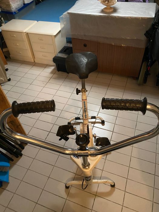 Bicicleta estática-suor garantido