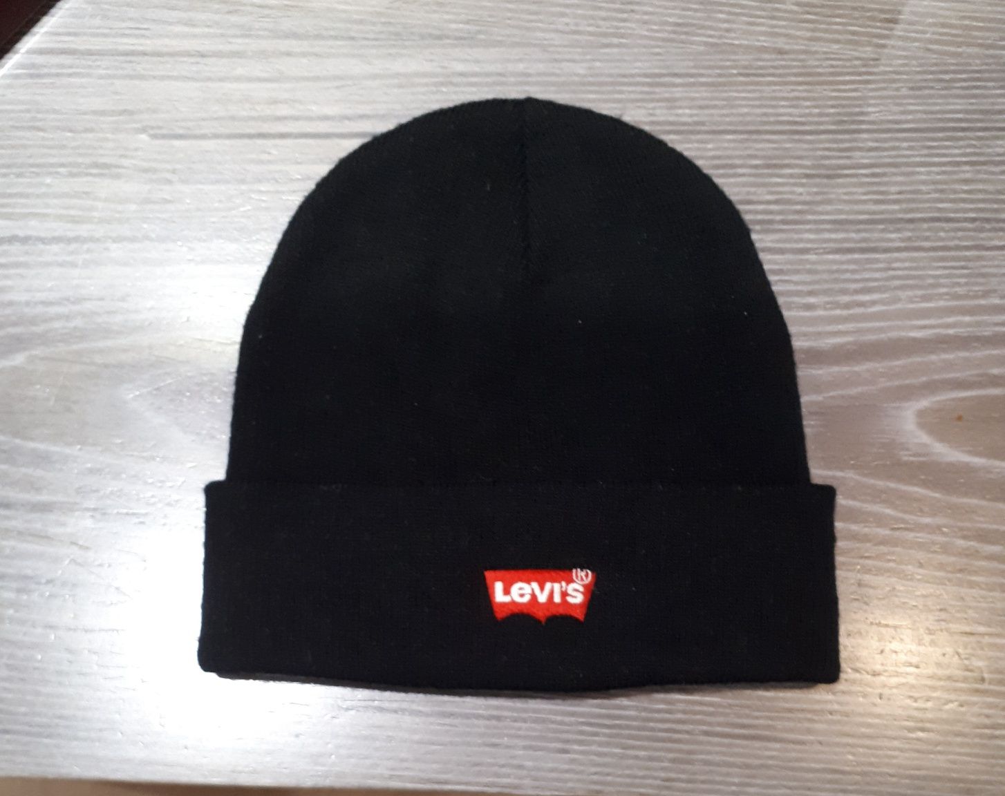 Зимняя шапка Levis