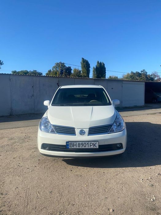 Авто Nissan Tiida