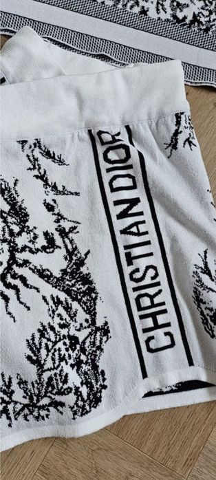 Komplet sweterkowy na Christian Dior