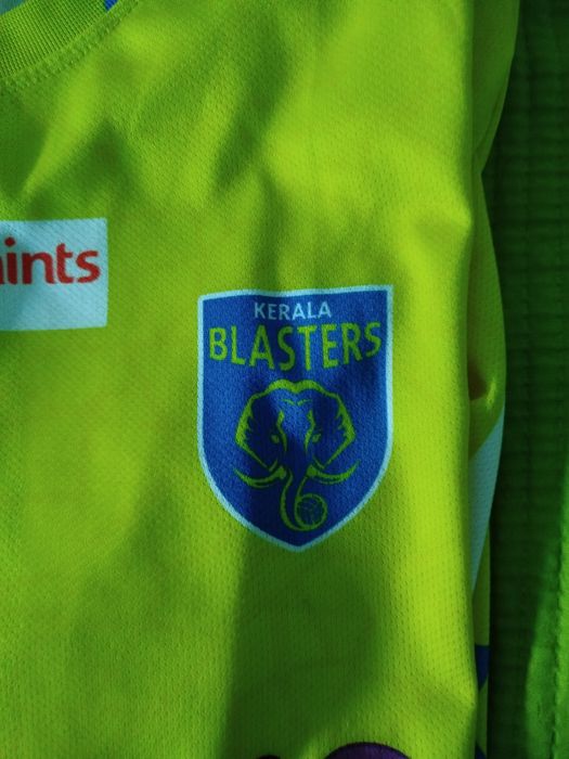 Camisolas oficial do Kerala Blasters