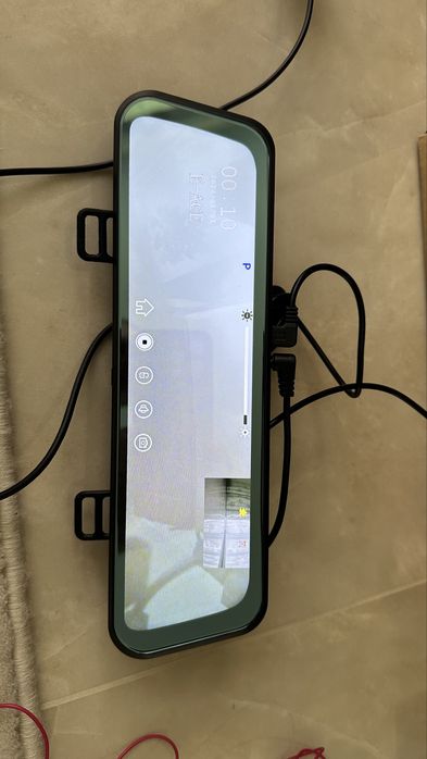 Продається дзеркало з реєстратором та камерою заднього виду