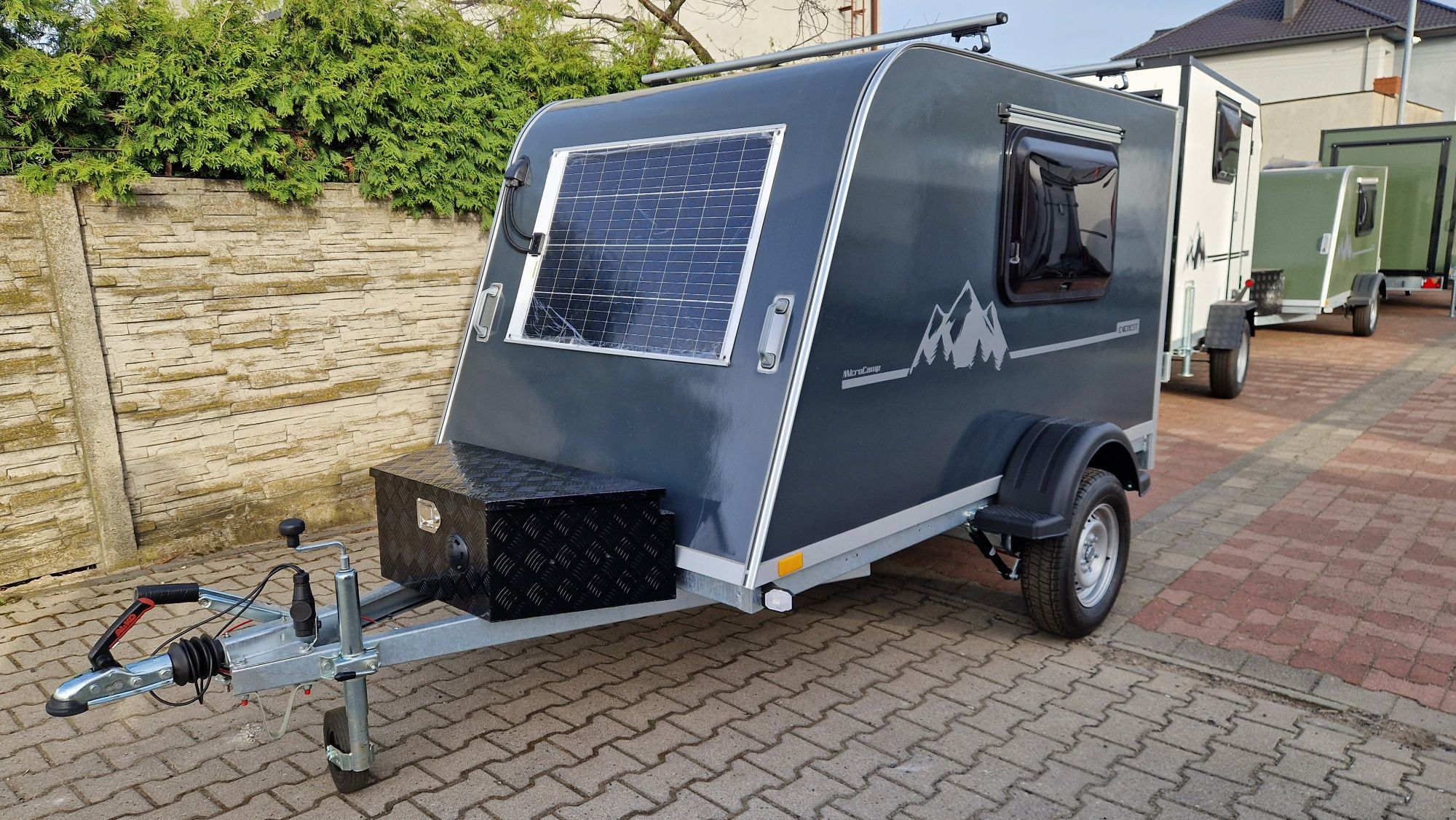 Minikemping Microcamp teardrop mała przyczepa wyprawowa
