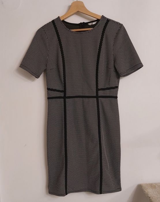 Sukienka biurowa w rozmiarze M (38)