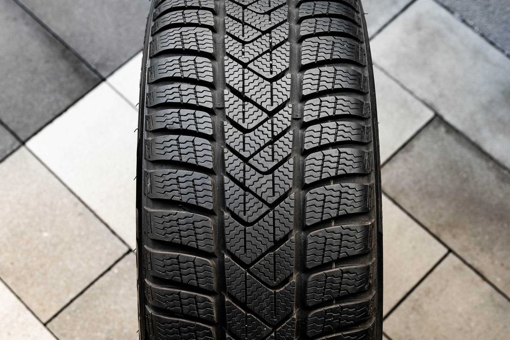 4 Oryginalne Nowe Alufelgi Felgi + Opony Zimowe Lexus 18" 5x114,3 ET45