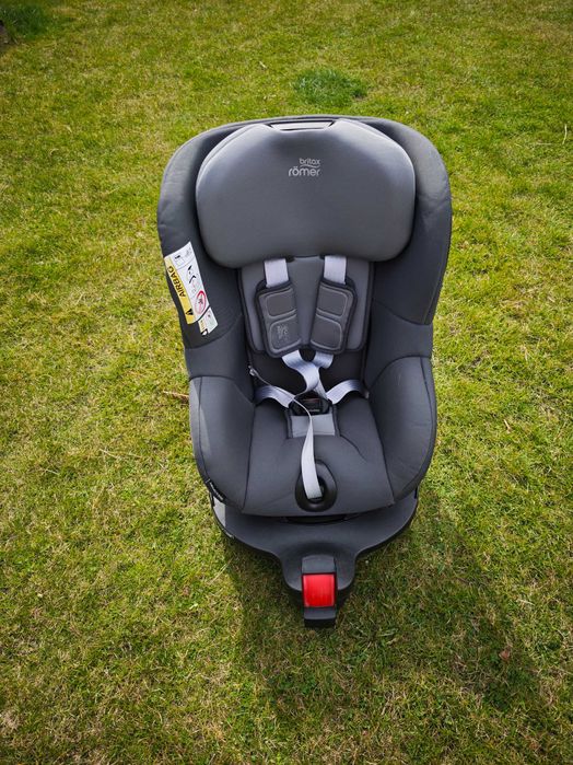 Fotelik samochodowy Britax Romer DUALFIX M i-Size 0-20kg z bazą.