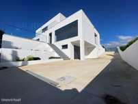 Moradia T4 com Piscina no Espartal em Aljezur