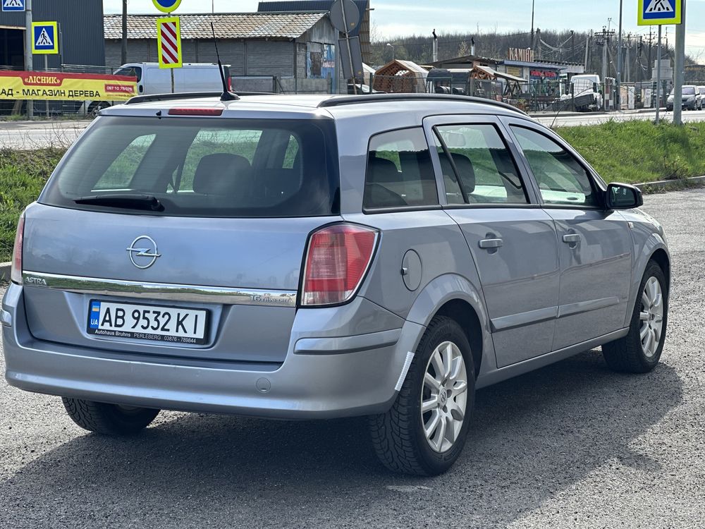 Opel Astra 1.6 бензин