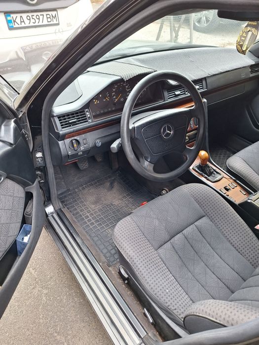 Мерседес е200 124