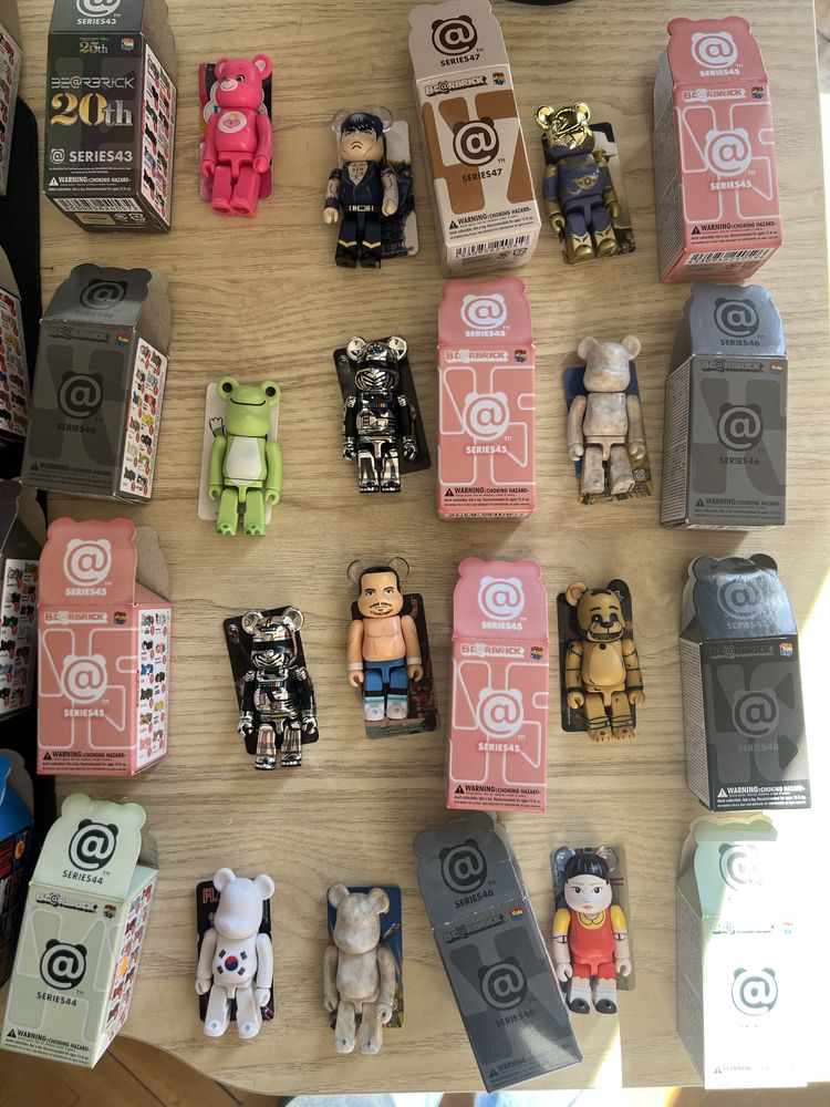 Bearbrick series - 38 sztuk widocznych na zdjeciach