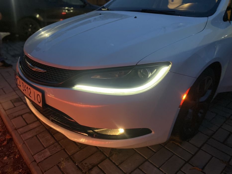 Продам Chrysler 200