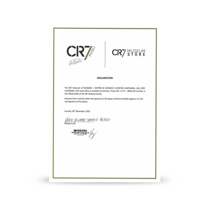 Bola assinada pelo Cristiano Ronaldo com comprovativo de autenticidade