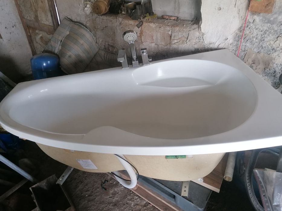 Wanna narożna używana z baterą