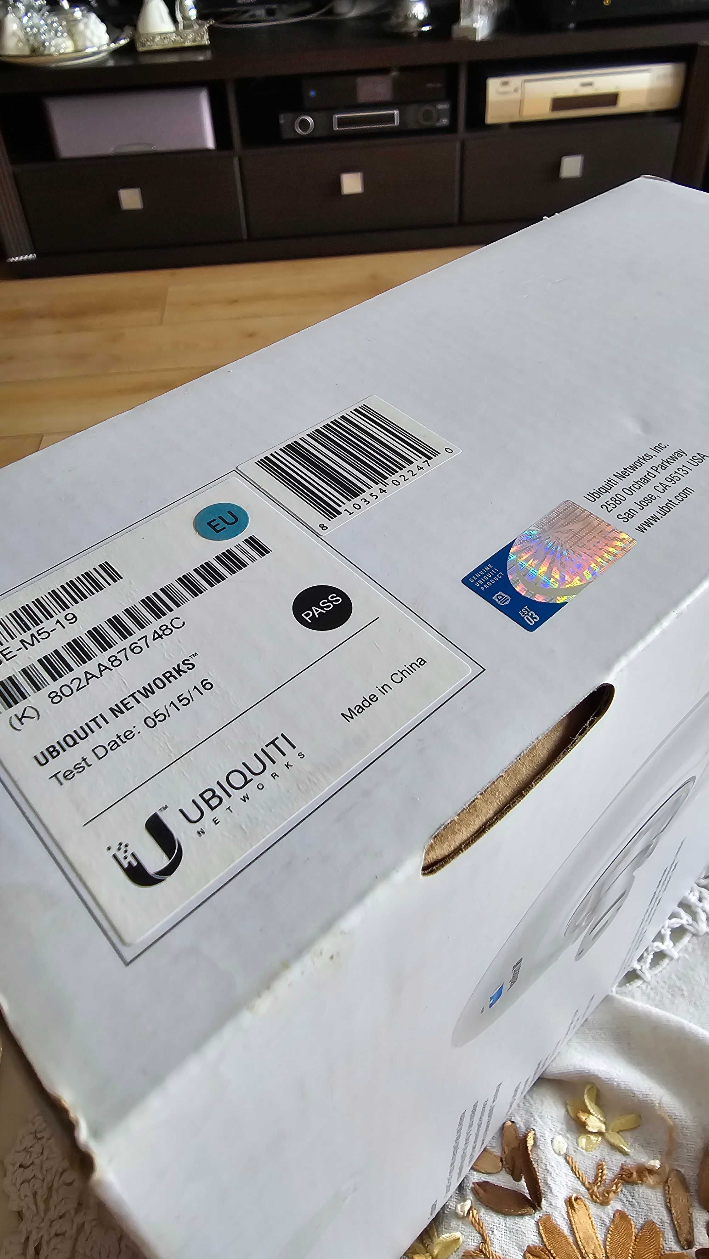 UBIQUITI NanoBeam M5 Model: NBE-M5-19