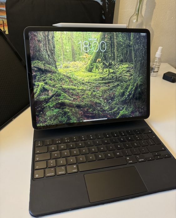 iPad Pro 12.9’ 5 Gen (M1) e Magic Keyboard Original
