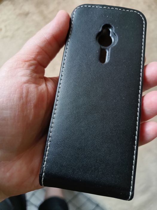 Nowa nieużywana solidna kabura Nokia 320