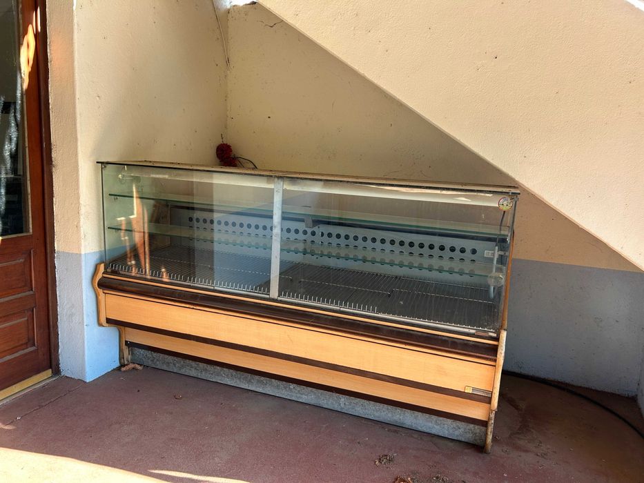 Vitrine/Balcão Frigorifico em bom estado