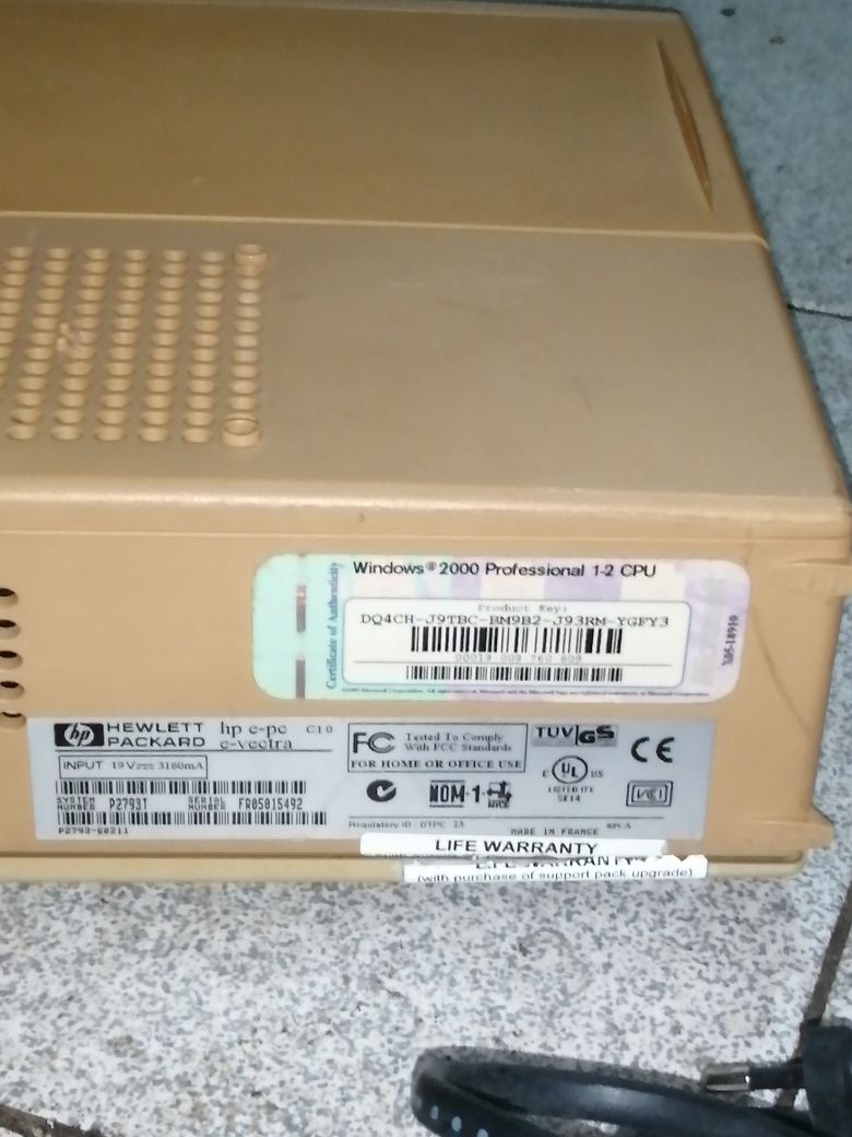 PC fixo HP com carregador