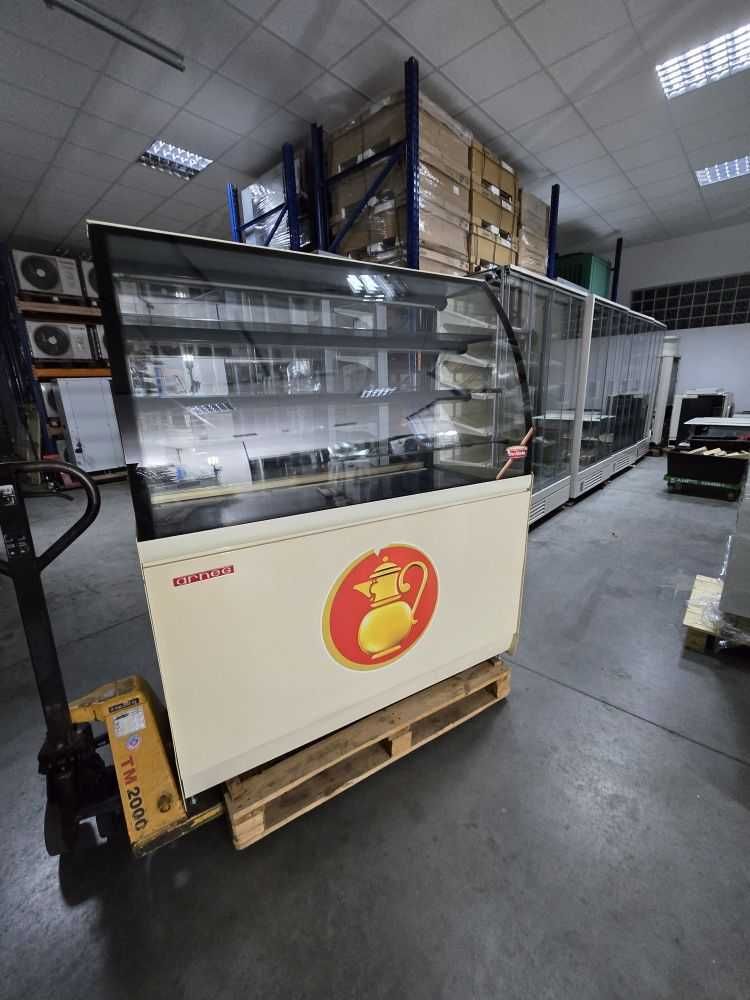 Witryna cukiernicza chłodnicza lada Arneg 1.35m regał