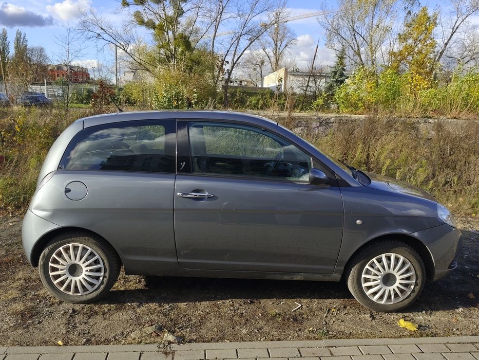 Lancia Ypsilon 2009, Sprawna klima, opłaty na rok.