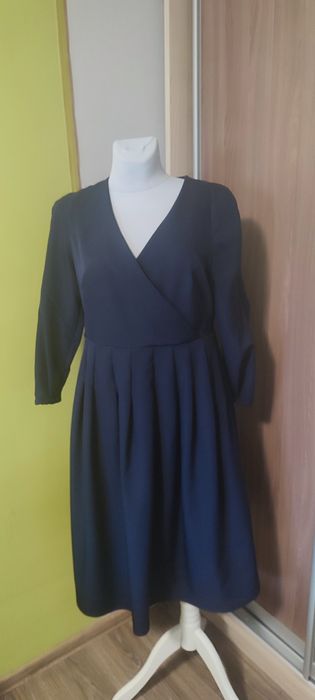Продам  сукні 48