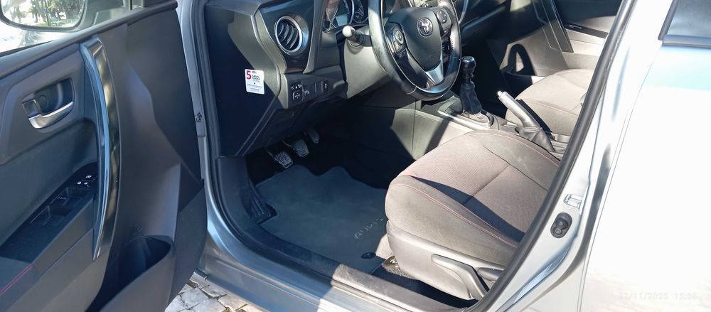 Toyota Auris 1.4 D4D com 139000 km