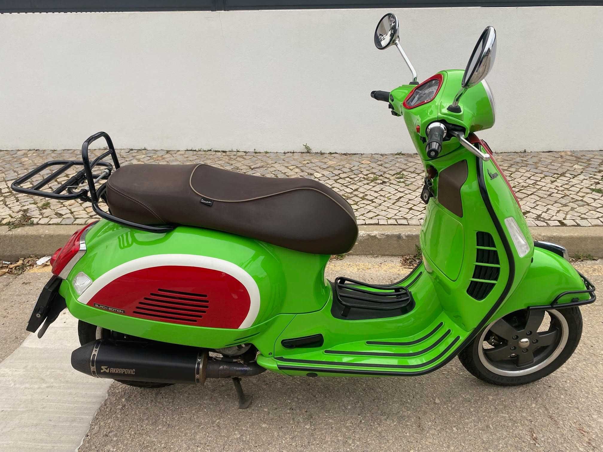 Vespa GTS 300 GTS ABS Black Edition 70th Anniversary