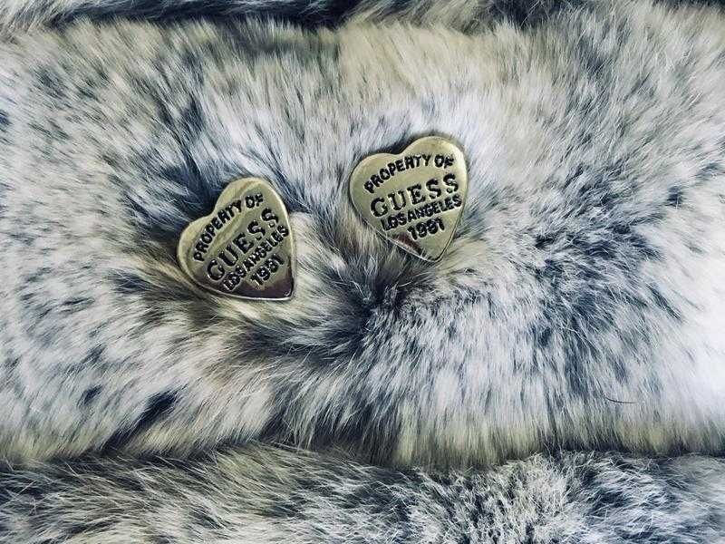 Серьги гвоздики Guess