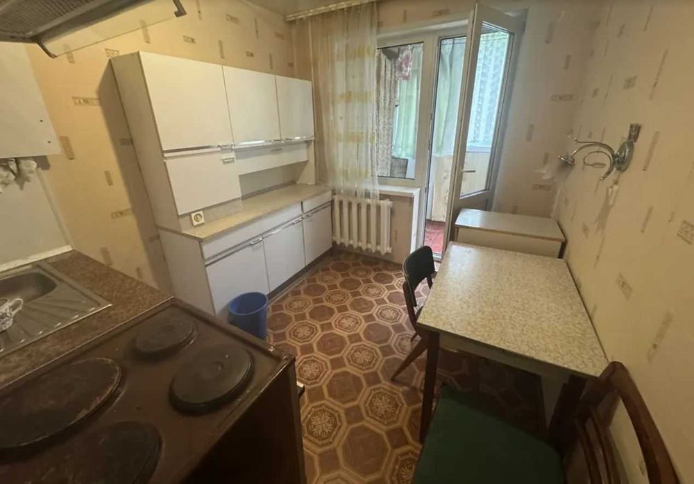 1 кім 39 м в багатоповерхівці район ПОЛЯ (КІРОВА) (715824)