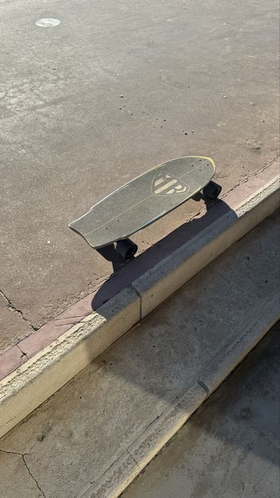 Skate cruiser em muito bom estado