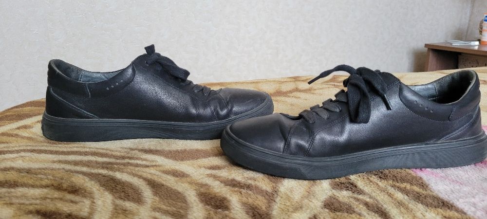 Продам шкіряні кеди 40 розмір