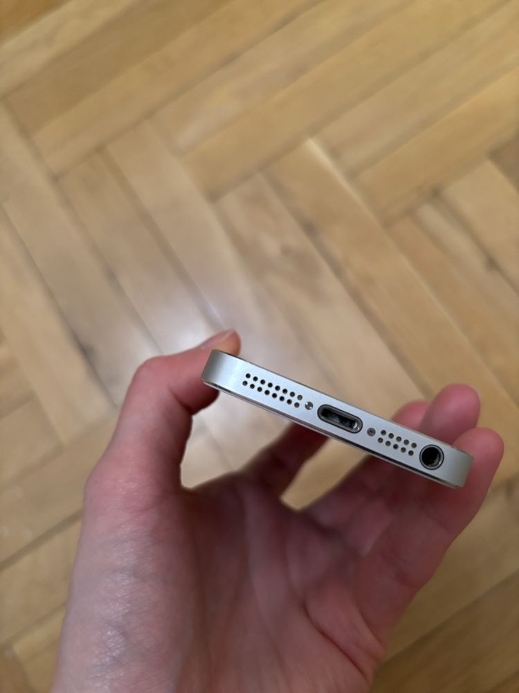 Iphone 5s A1457 biały srebrny