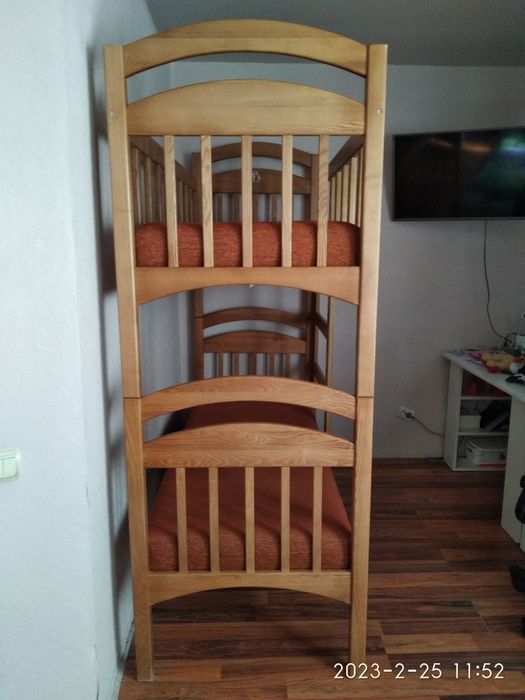 Ліжко двох ярусне , дерево з матрацами