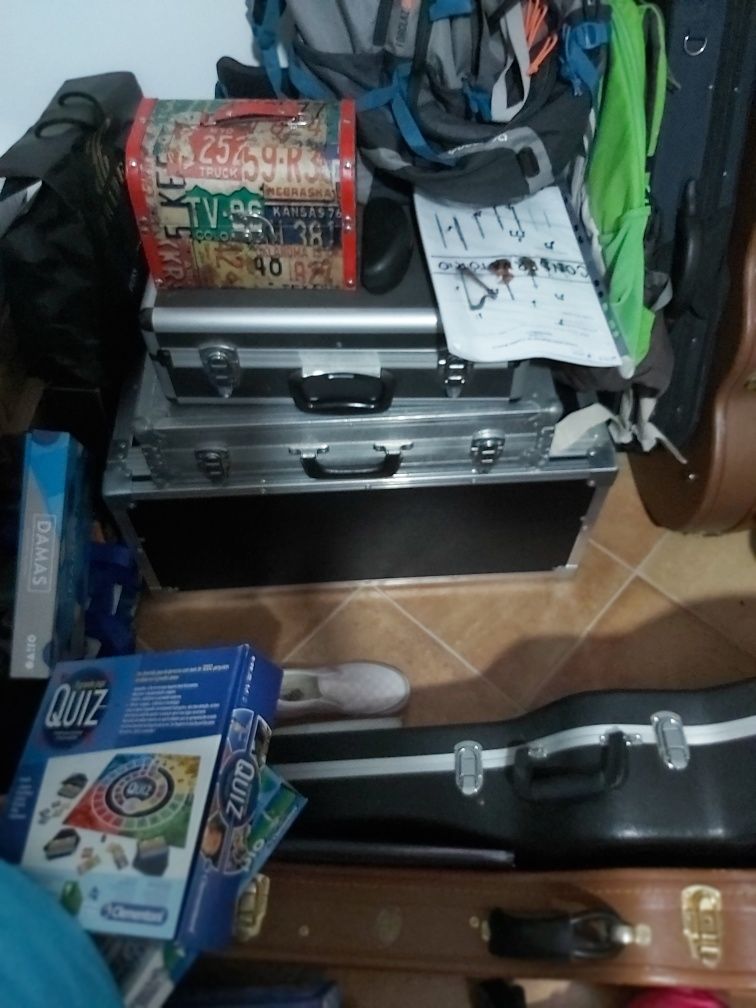 vendo caixas para acessórios de música