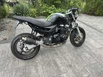 Kawasaki ZR750F nie Honda Yamaha