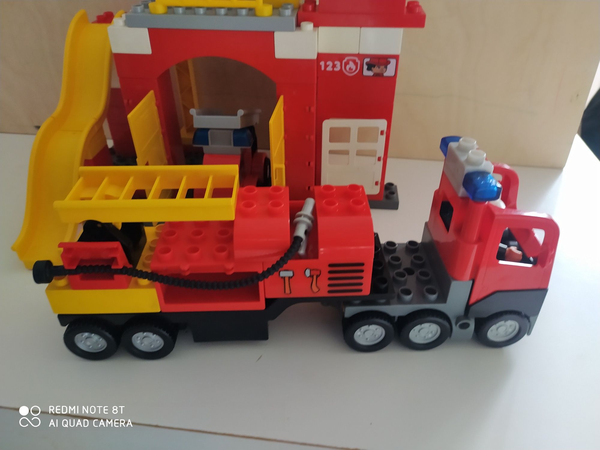 Lego duplo remiza strażacka tir