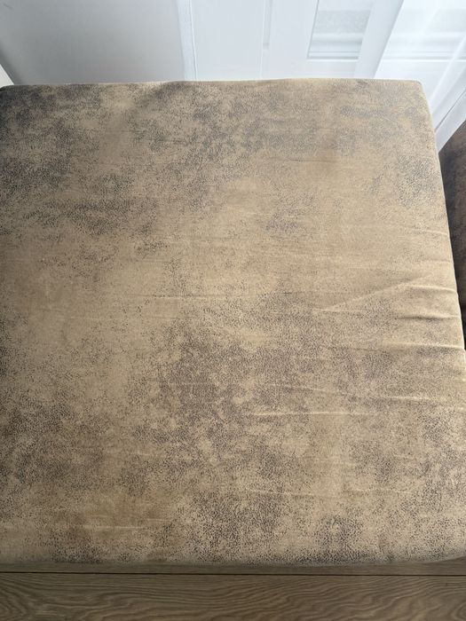 Pufa 61 cm x 61 cm ze schowkiem