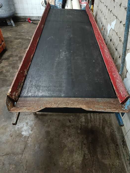 Stół taśmowy do warzyw