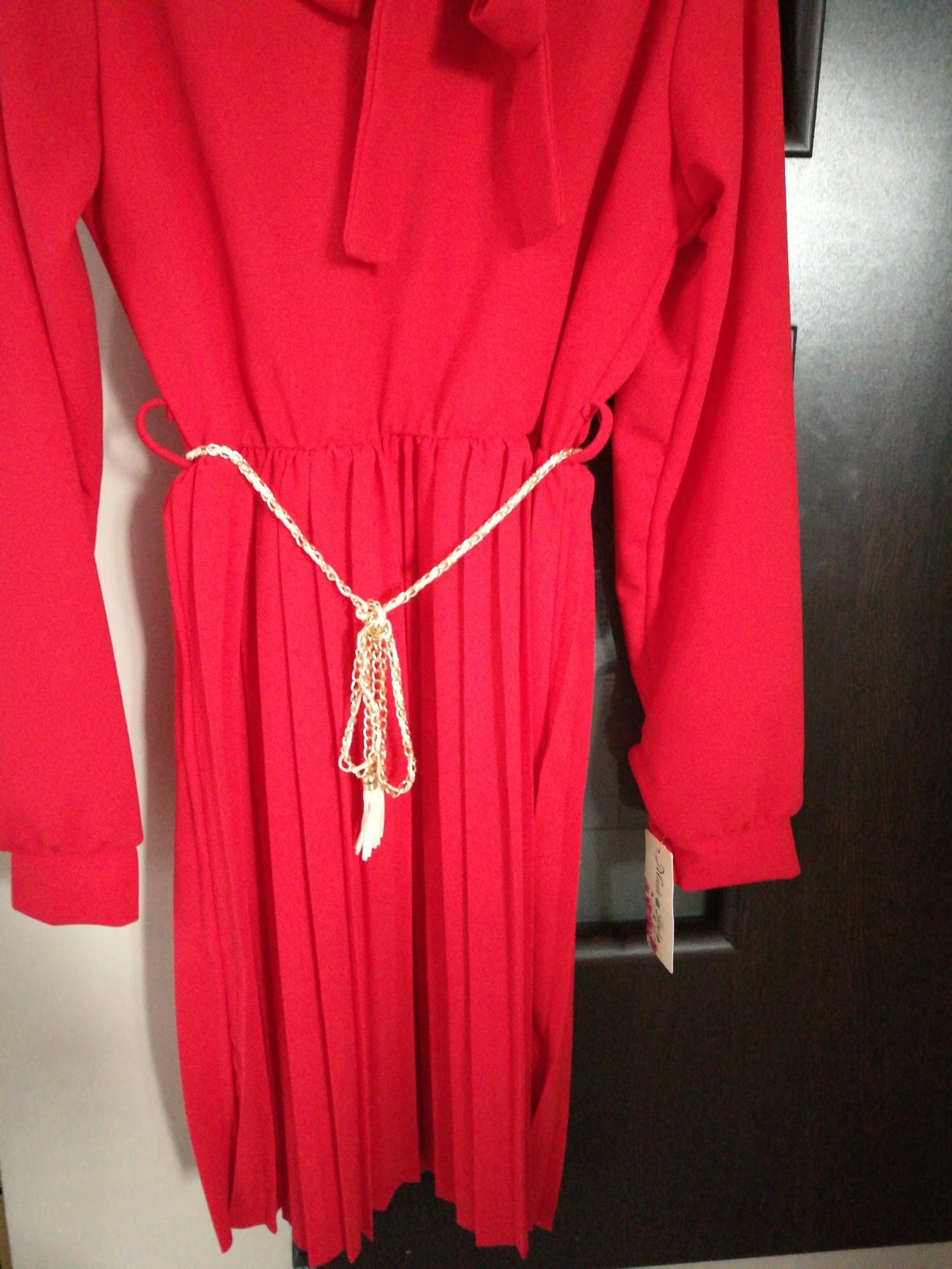 Piękna świąteczna czerwona sukienka r. M