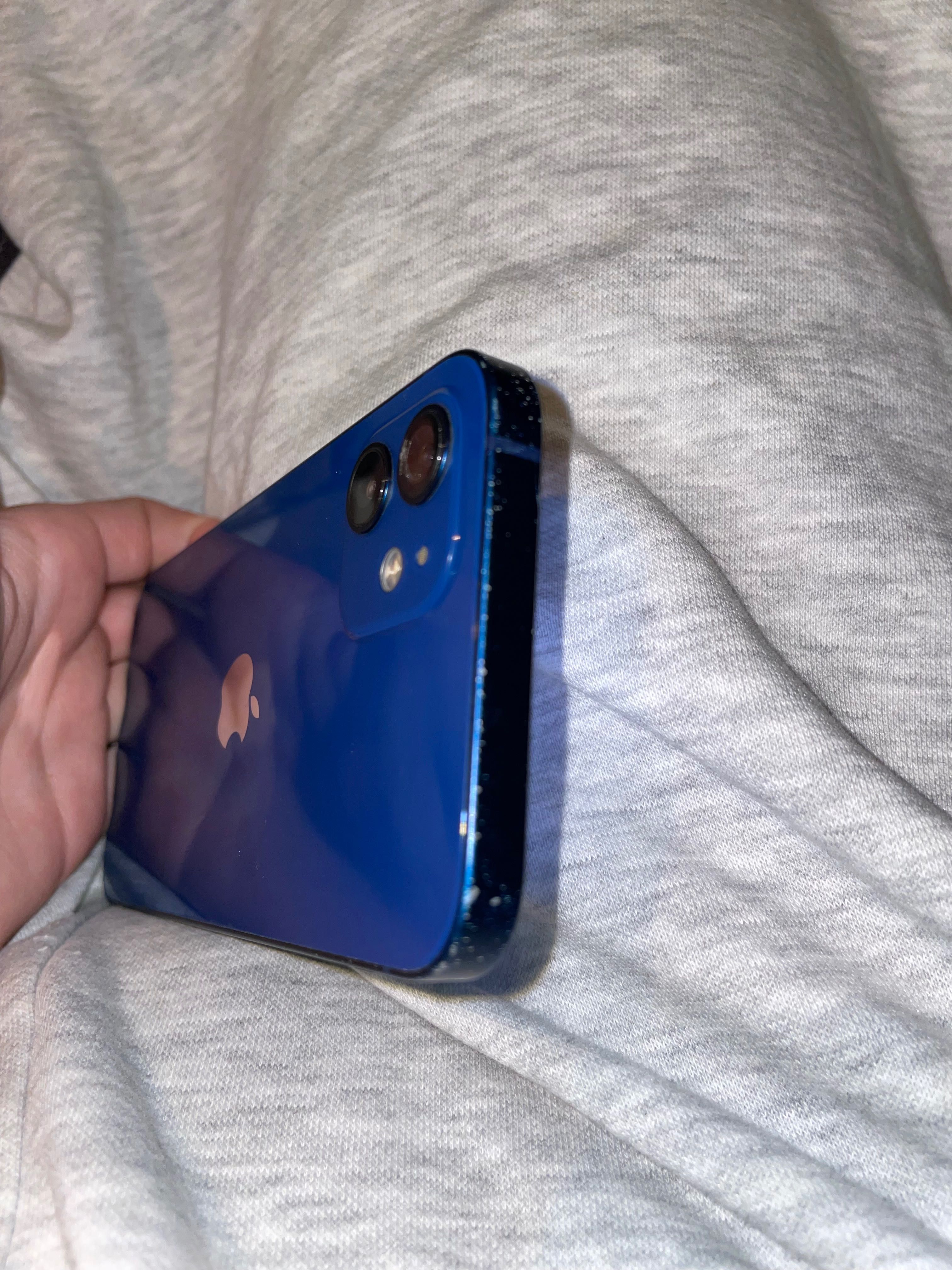 iPhone 12 działający