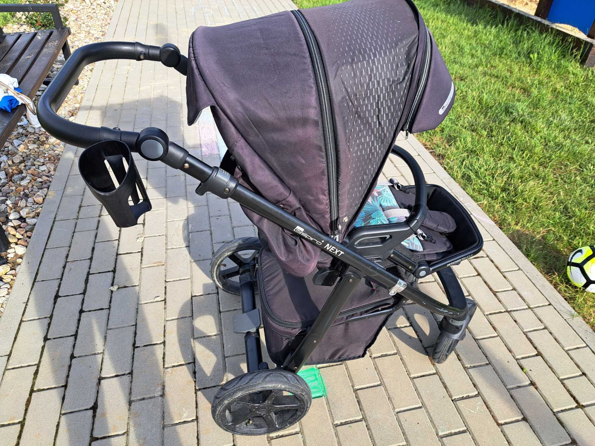 Sprzedam wózek dzieciecy 2 w 1 wraz z adapterami do nosidła