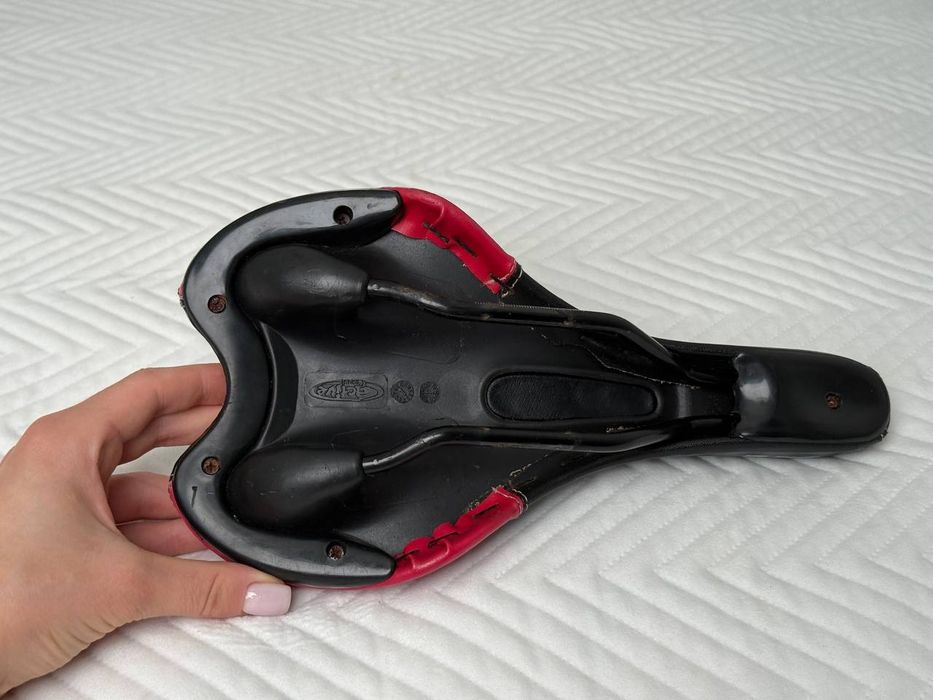 Oryginalne skórzane siodełko rowerowe GT