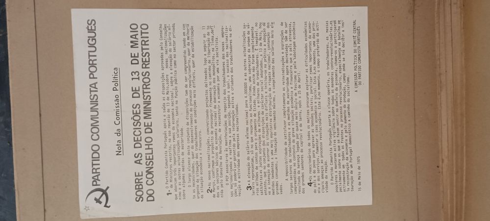 Jornais de 1975 dia de revolução