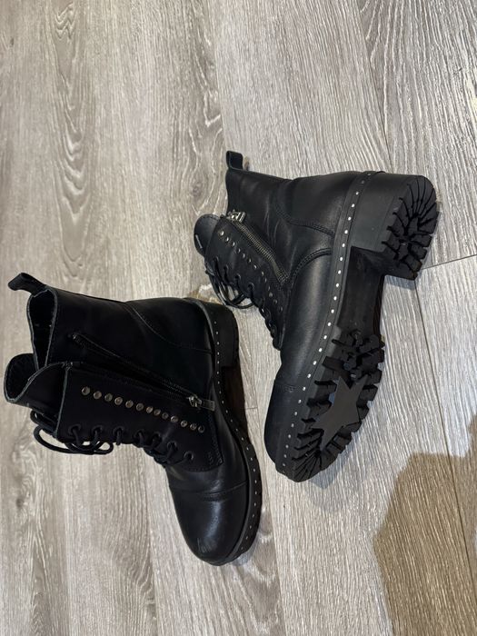 Продам шкіряне зимове взуття