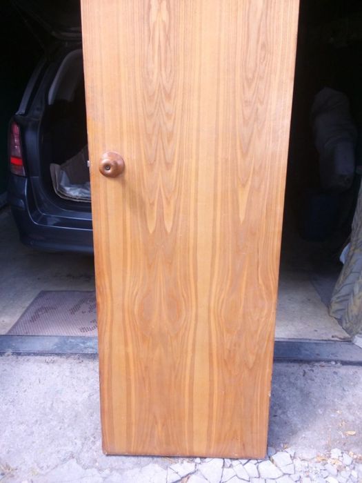 Деревʼяні лаковані двері, двері кімнатні, двері для ванни чи туалету