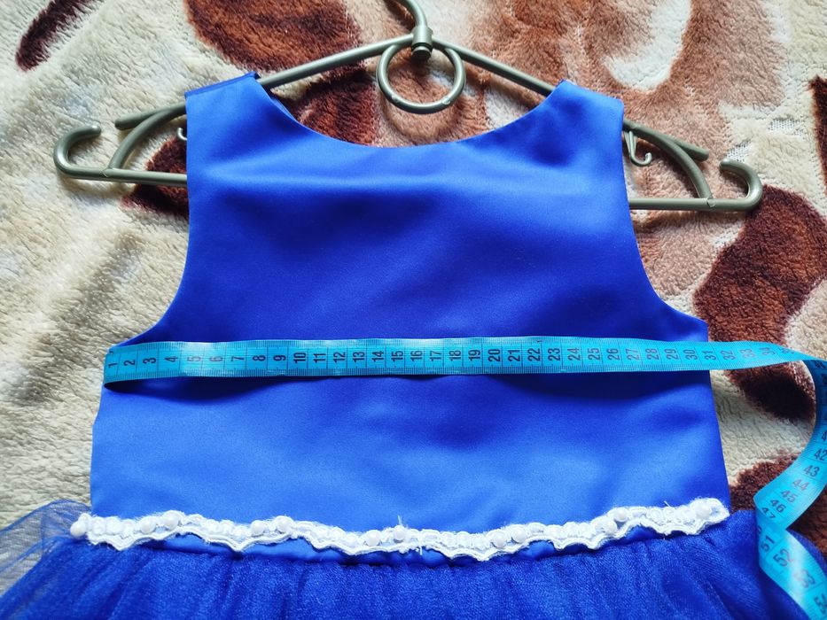 Гарна святкова сукня