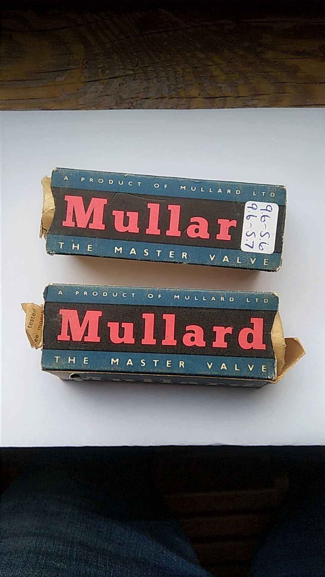 Лампи Mullard ECC85